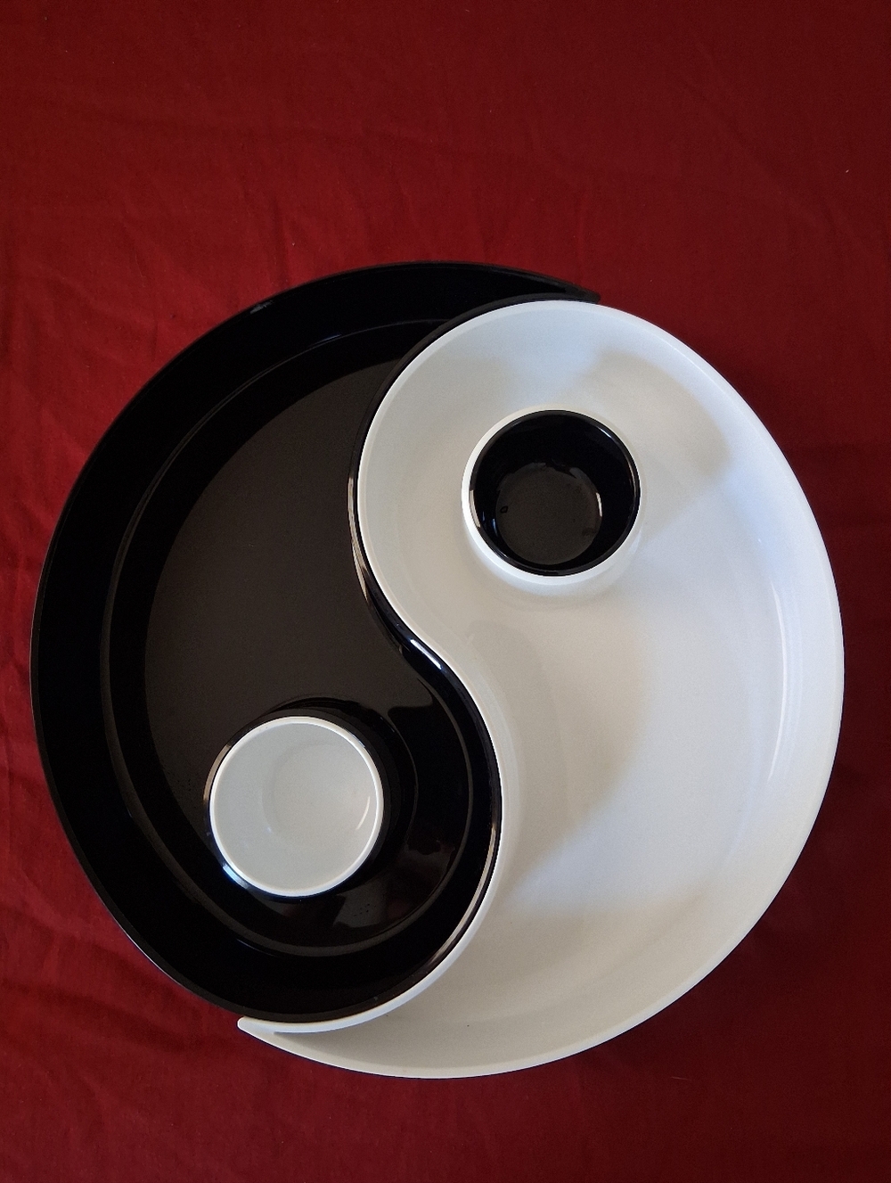 Plastic Yin Yang Chip And Dip Platter